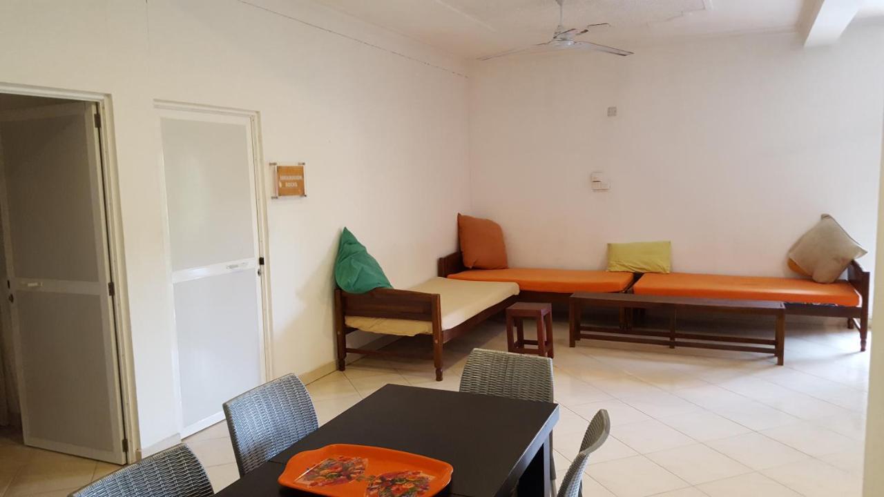 Albergue The Backpack Hub At Weligama Exterior foto