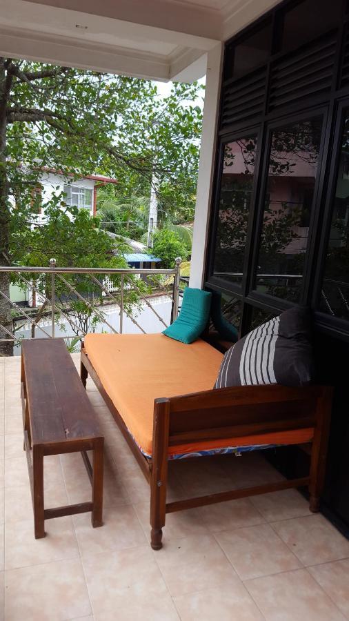 Albergue The Backpack Hub At Weligama Exterior foto